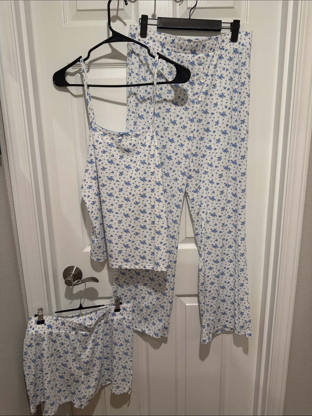 White & Blue Floral Women's Pajama Set - Tank Top, Pants & Shorts